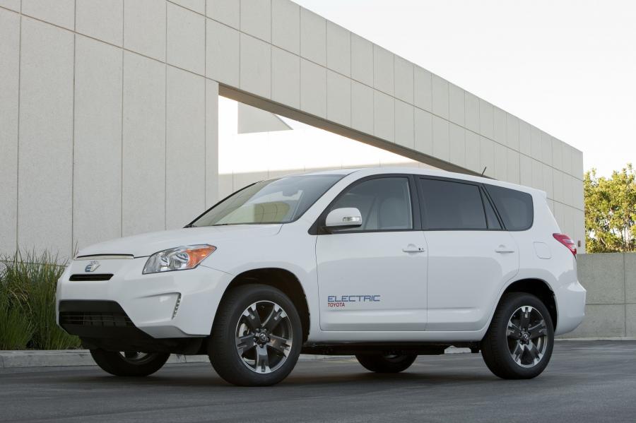  Toyota RAV4 EV Concept 2010 года  (фото 32 из 48)